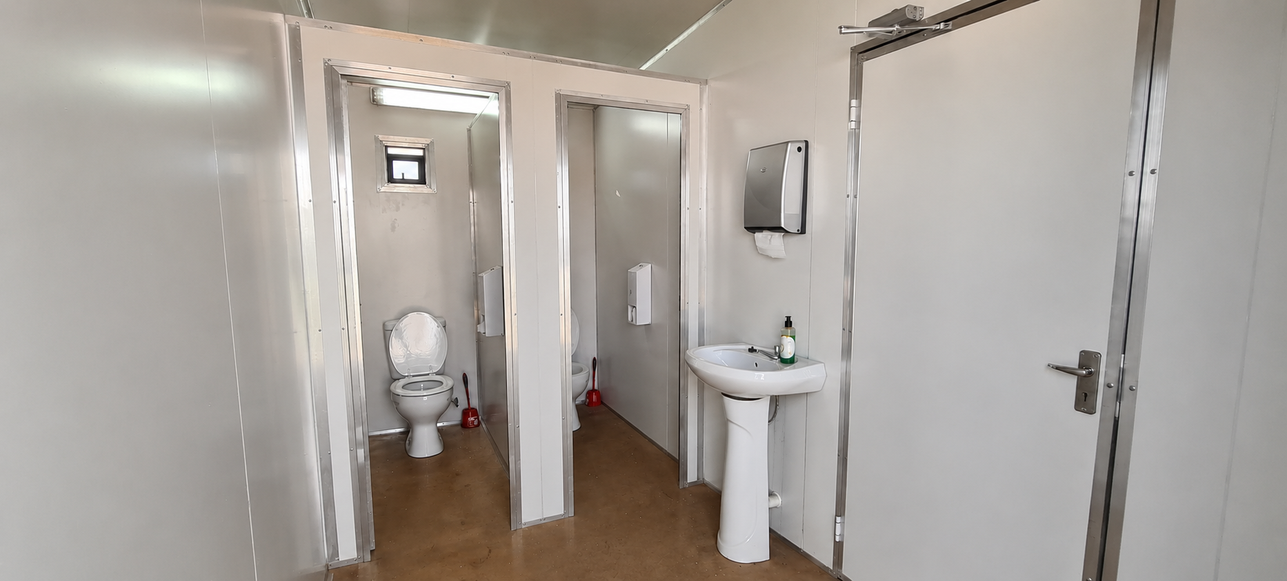 Modular staff ablution facilities