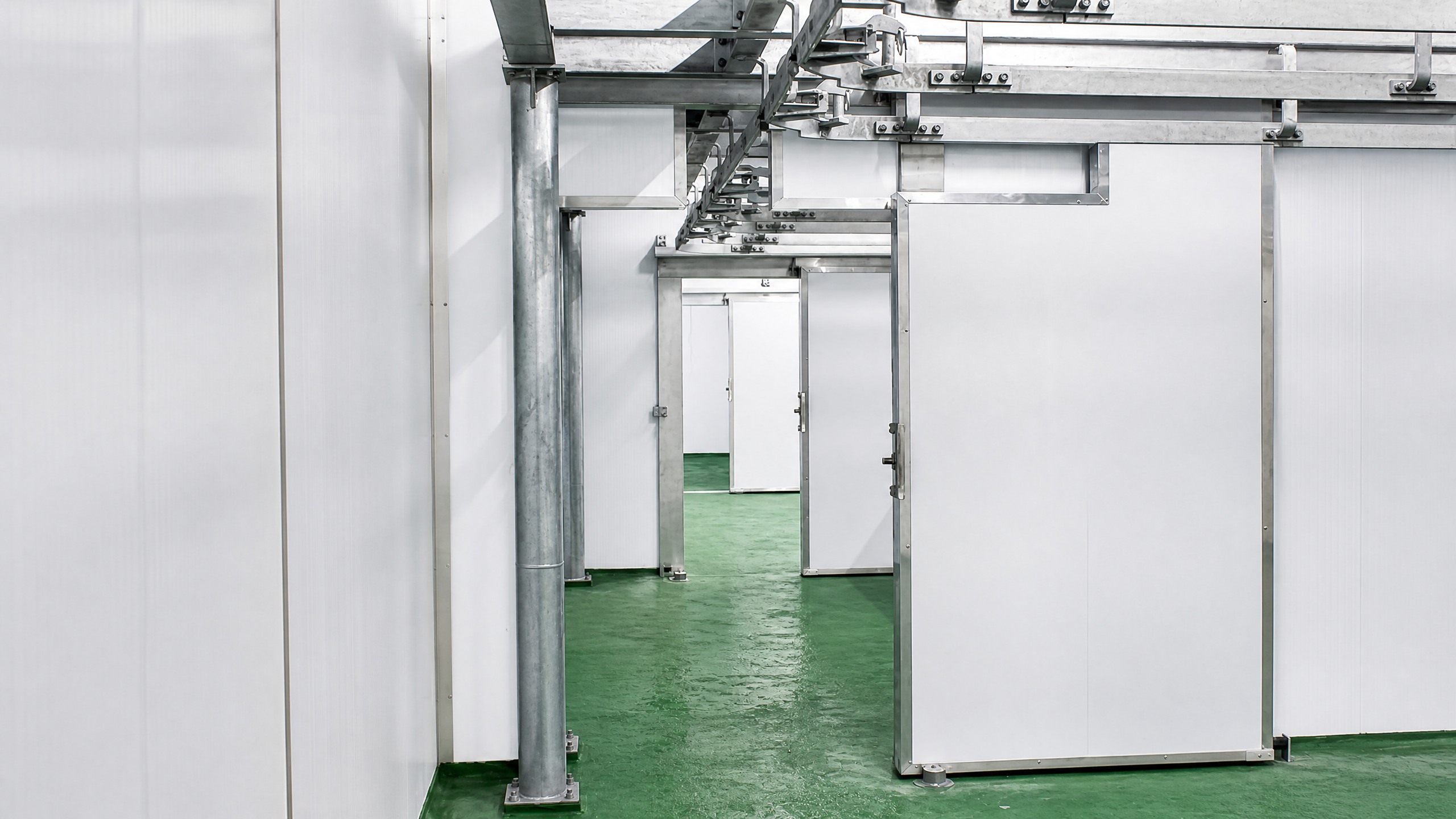 Hospitality and food service cold storage